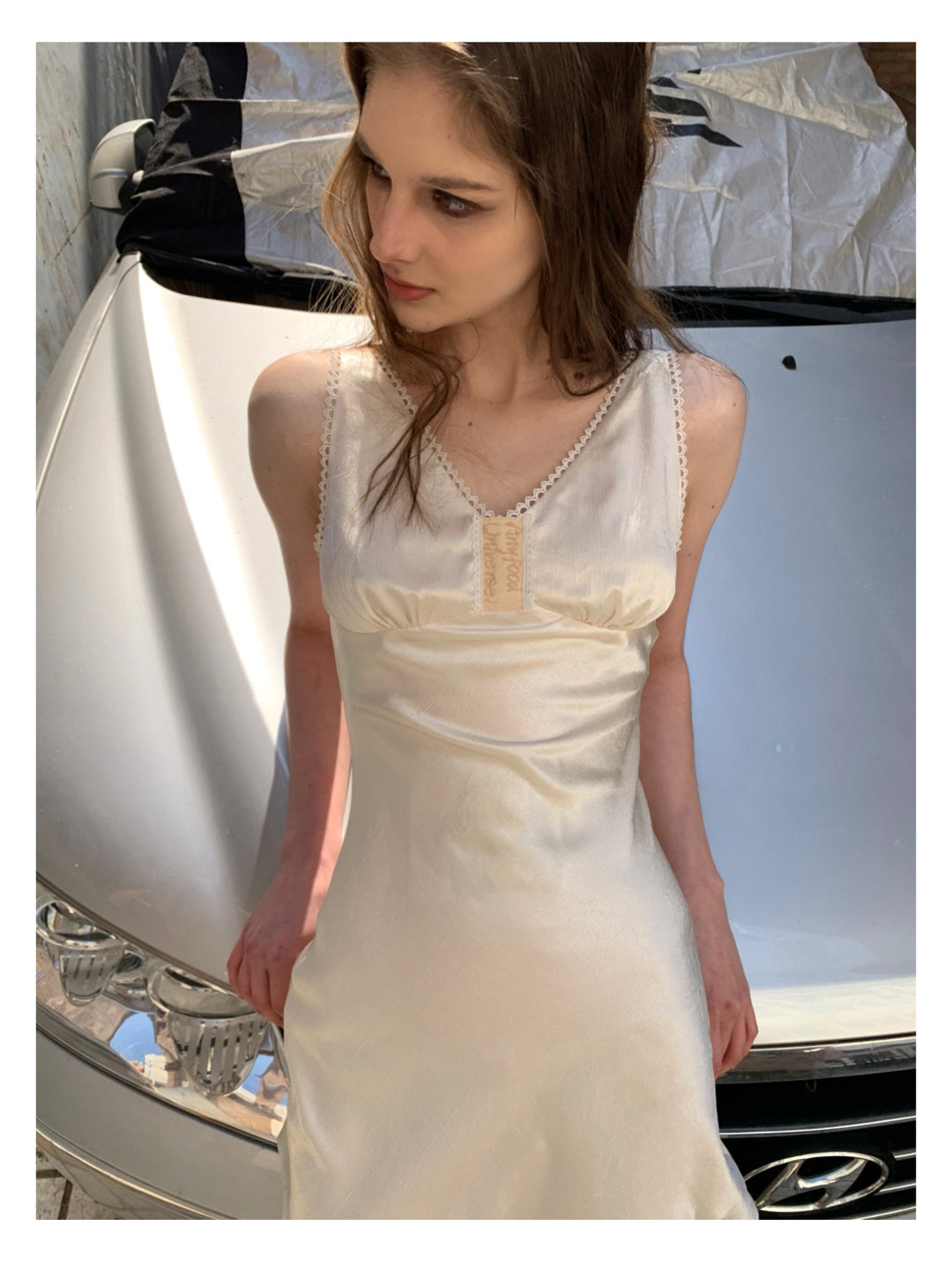 [F0099/100]Cleanfit Satin Skirt with Gloss Texture