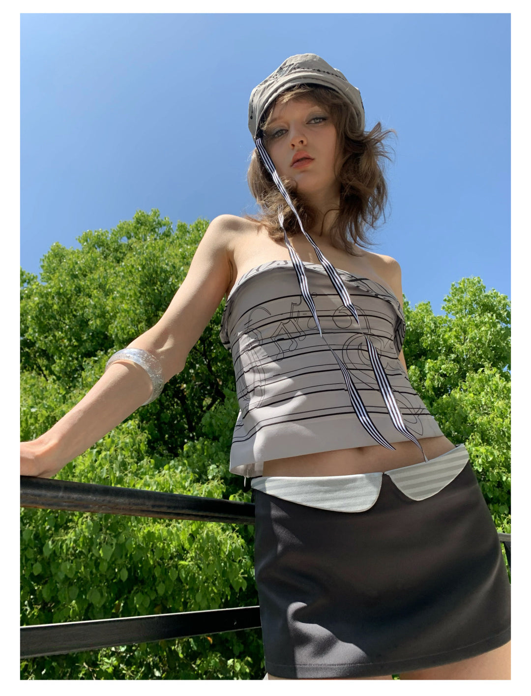 [A00831]Avant-Grade Musical Note Print Strapless Top