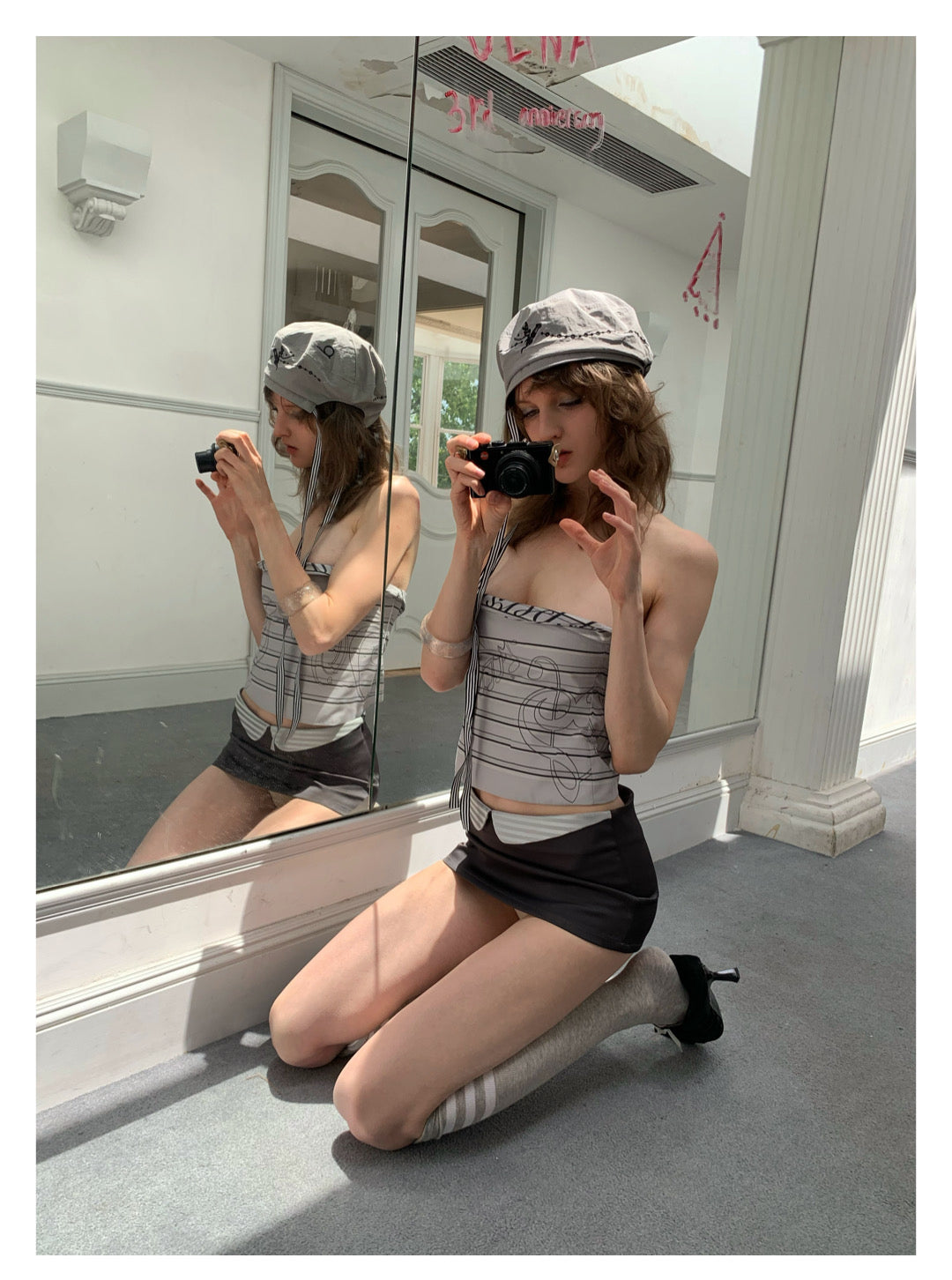 [A00831]Avant-Grade Musical Note Print Strapless Top