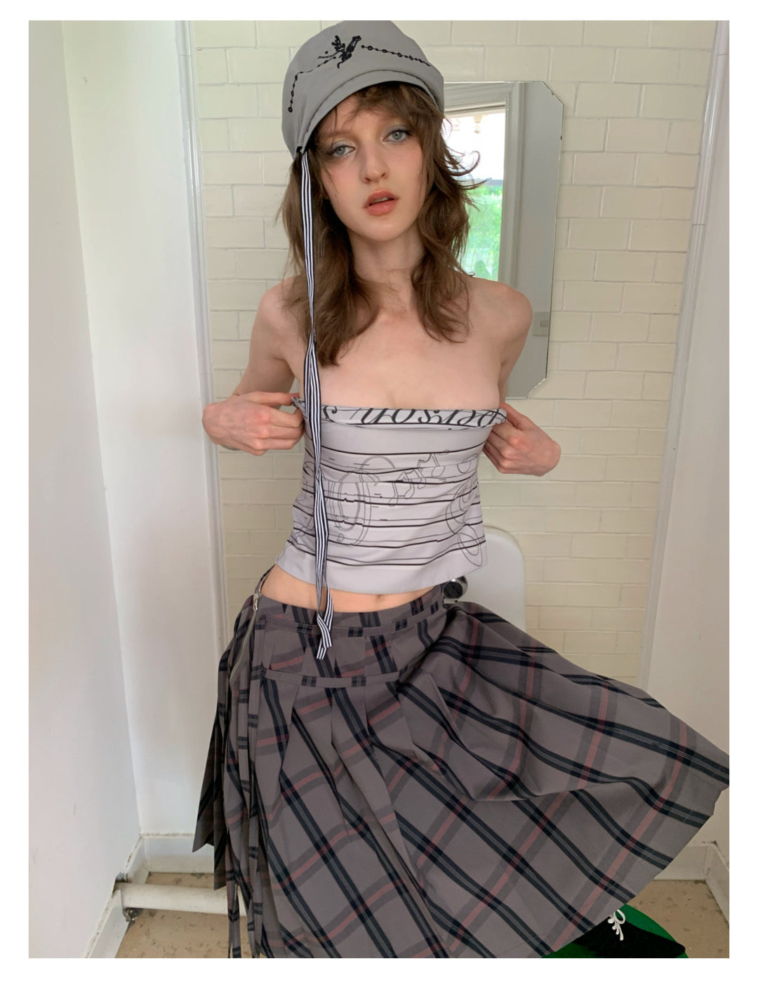[A00831]Avant-Grade Musical Note Print Strapless Top